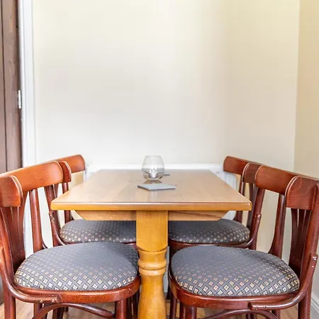 Lovely 8-Bed House In Borrisoleigh Thurles Thurles