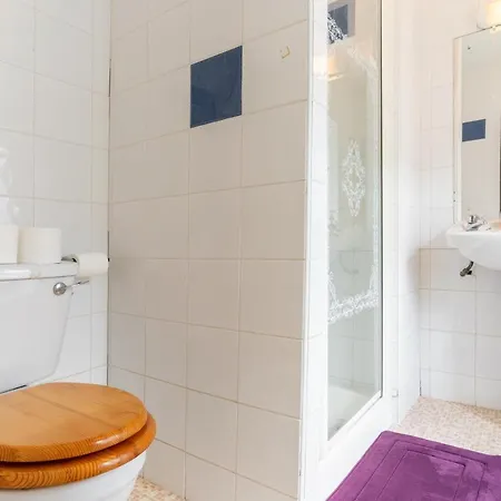 Lovely 8-Bed House In Borrisoleigh Thurles *
