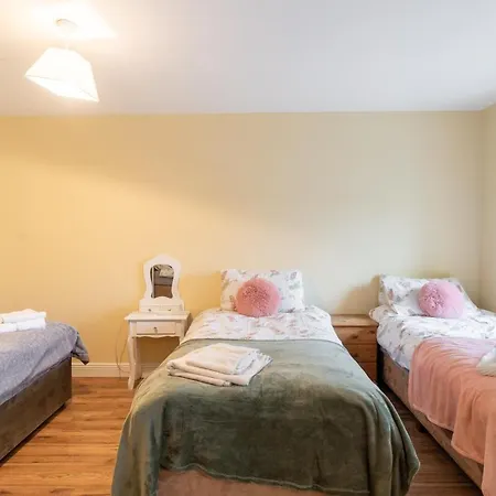 Vakantiehuis Lovely 8-Bed House In Borrisoleigh Thurles *