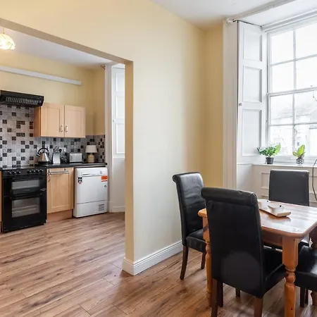 Lovely 8-Bed House In Borrisoleigh Thurles Vakantiehuis Thurles