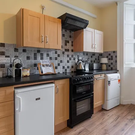 Lovely 8-Bed House In Borrisoleigh Thurles Vakantiehuis *