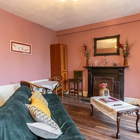 Lovely 8-Bed House In Borrisoleigh Thurles Vakantiehuis *