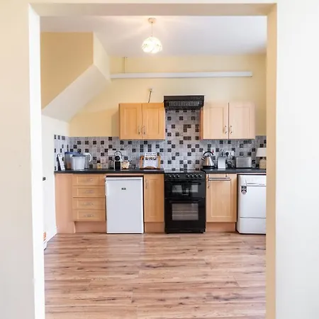 Vakantiehuis Lovely 8-Bed House In Borrisoleigh Thurles Thurles