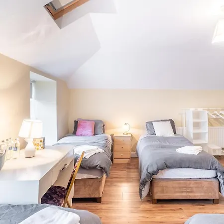 Lovely 8-Bed House In Borrisoleigh Thurles Thurles